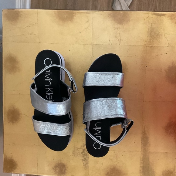 Cute CALVIN KLEIN platform strapped sandals silver - Picture 5 of 8